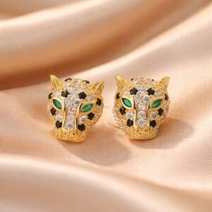 Panthere Gold Green Eyes Stud Earrings